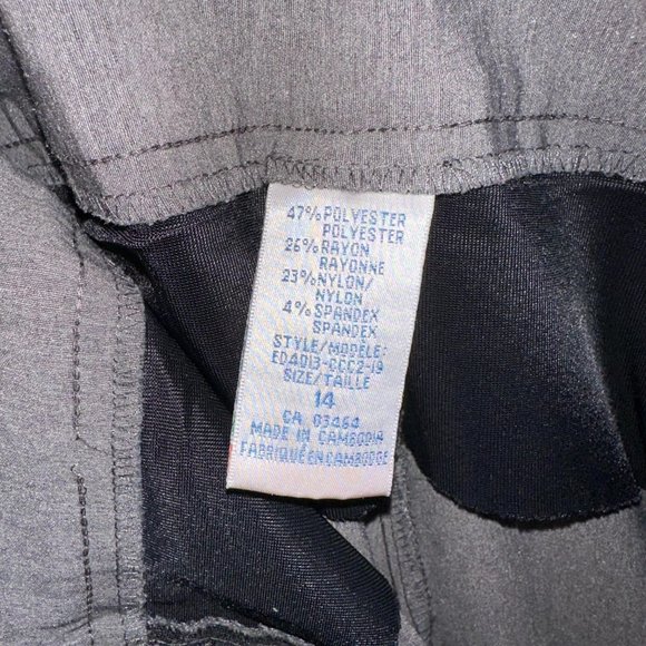 Ricki’s Grey Gray Short Capri Dress Pants - Picture 4 of 5